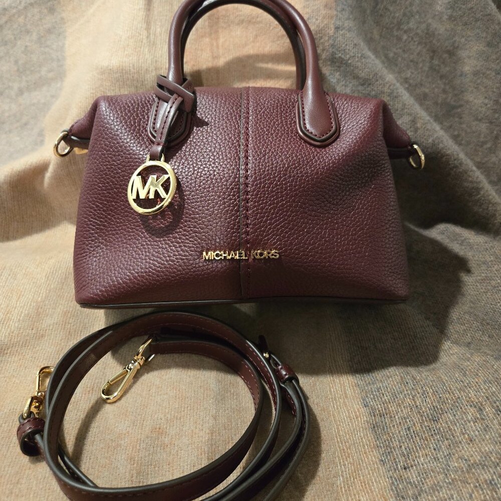 Michael Kors Hyde Small Pebbled Satchel